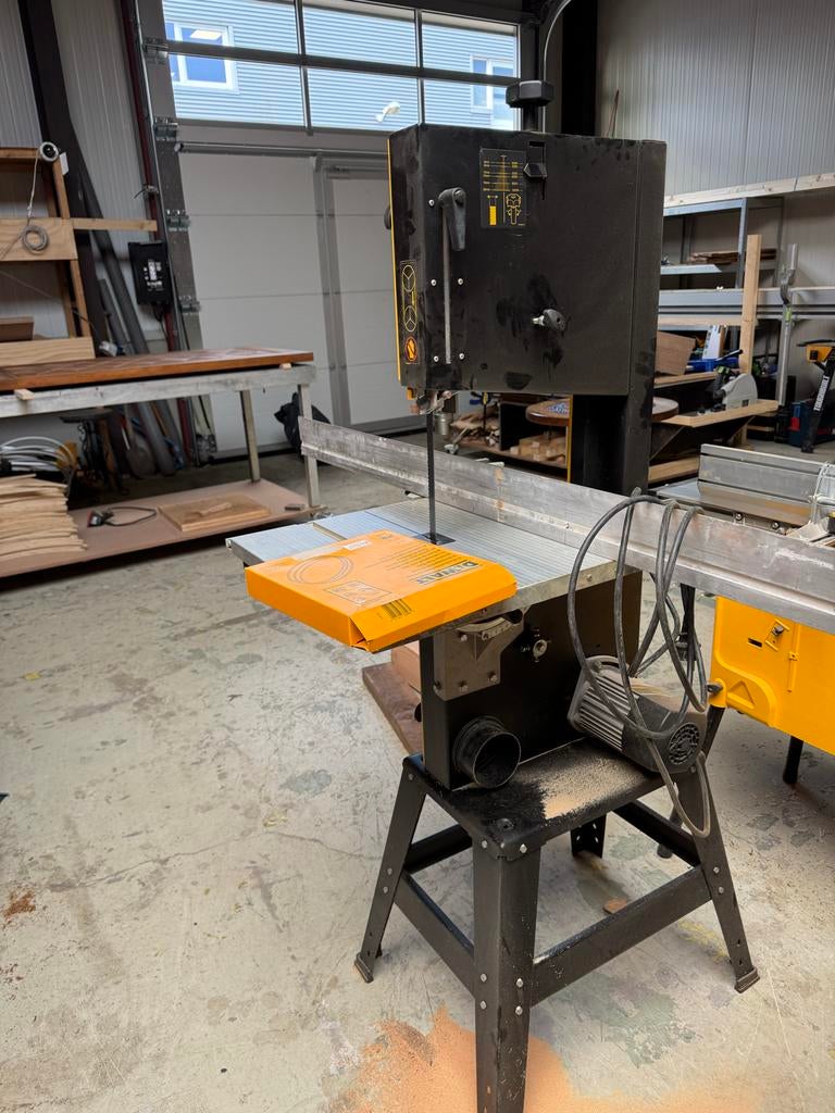 DeWalt lintzaag - Krachtige zaag voor houtbewerking, Doe-het-zelf en Verbouw, Ophalen, 70 mm of meer, Zo goed als nieuw, Lintzaag