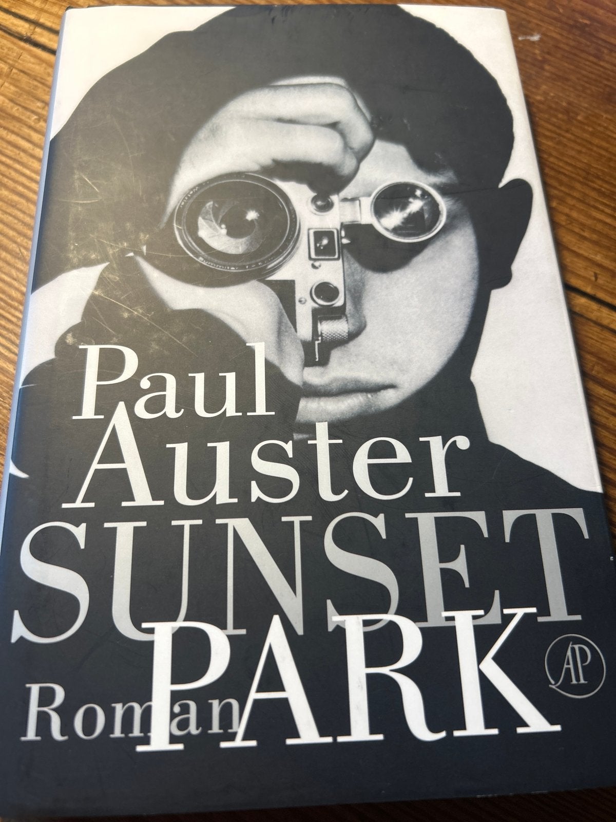 Paul Auster - Sunset Park Roman, Ophalen of Verzenden, Zo goed als nieuw, Amerika