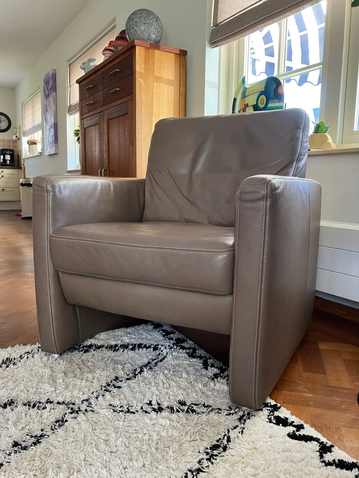 Leren fauteuils (2 stuks) - Taupekleurig, Ophalen, Gebruikt, 75 tot 100 cm, Leer