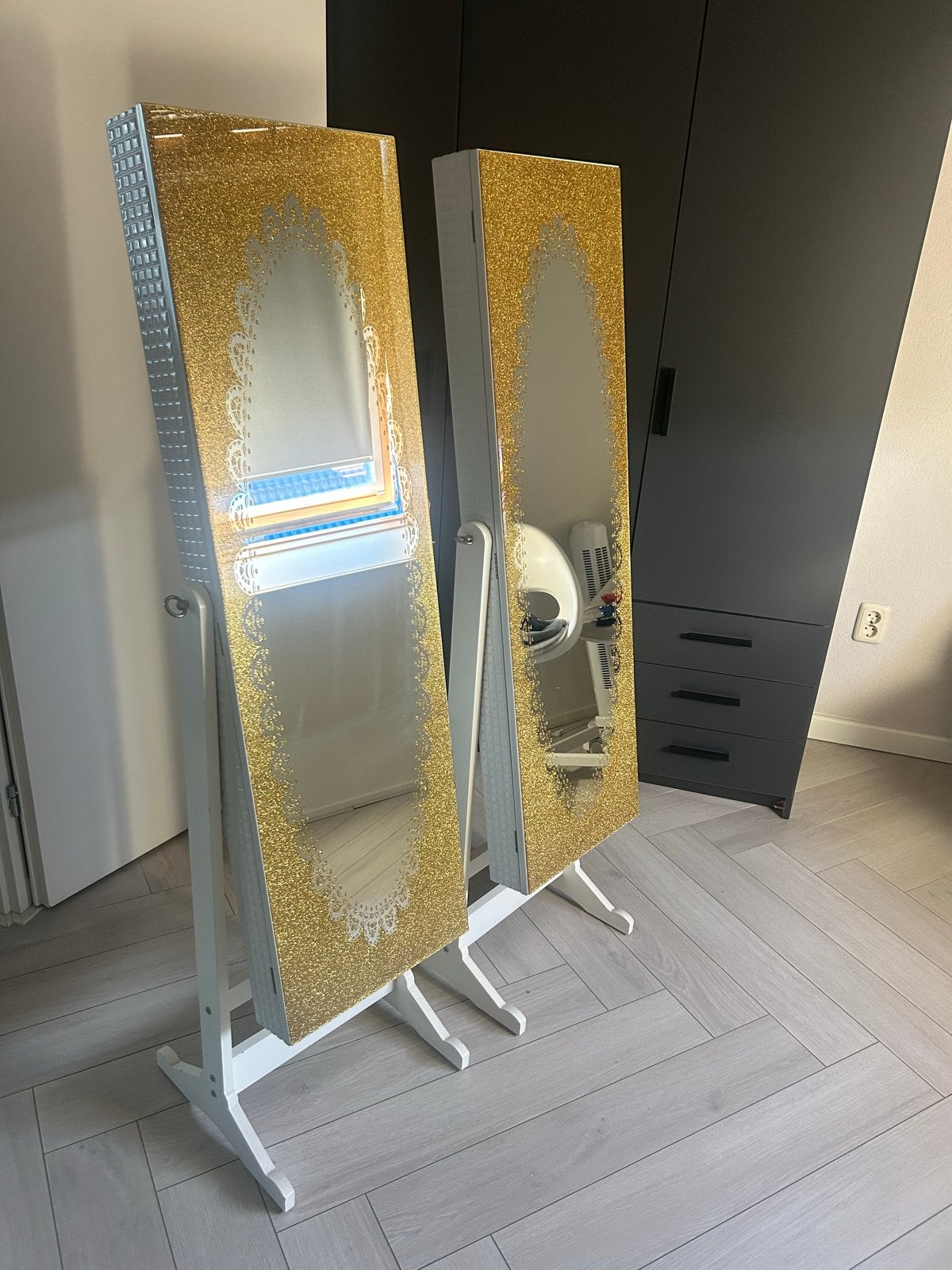 Gouden en Witte Sieradenkast met Spiegel, Ophalen, Minder dan 50 cm, Zo goed als nieuw, 150 tot 200 cm