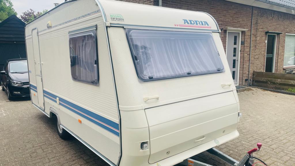 Adria 430ph bj 2003 mover fietsenrek, Mover, Vast bed, Treinzit, 750 - 1000 kg