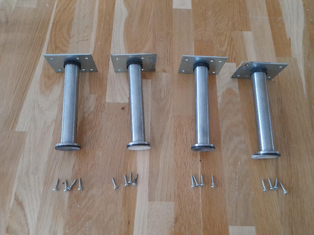 Kastpoten een set van 4 stuks, Ophalen of Verzenden, Gebruikt, Rvs, Overige typen