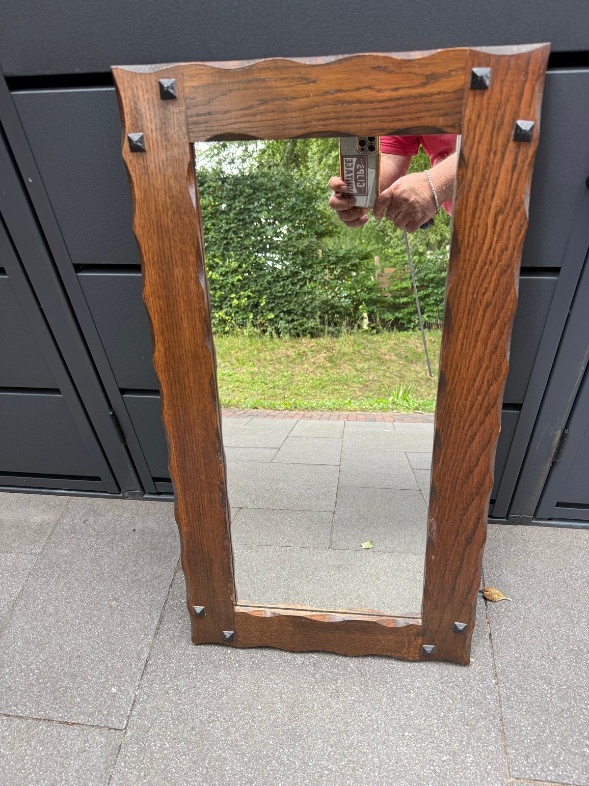 Brutalist spiegel 75x40cm met houten frame en studs