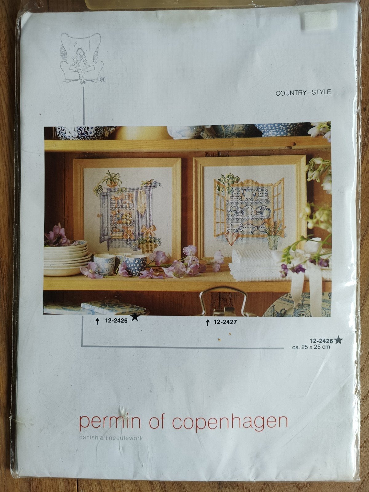 Permin of Copenhagen borduurpakket - Landelijke Kast 25x25cm, Ophalen of Verzenden, Nieuw, Handborduren, Borduurpakket
