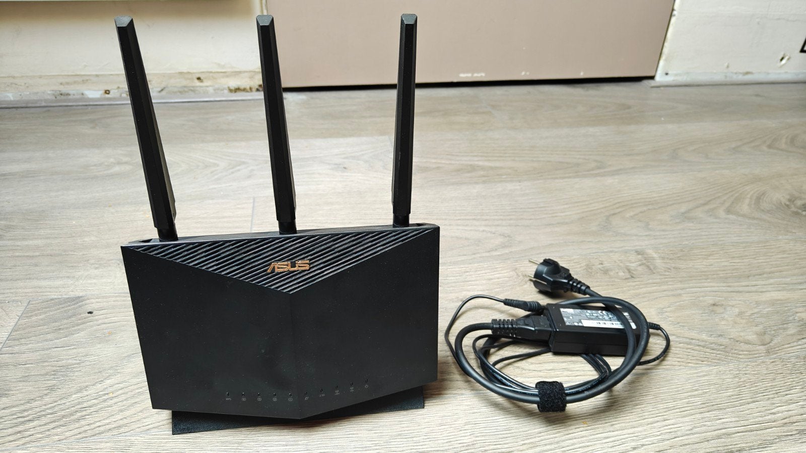 ASUS Wireless-AX5700 Dual-band Gigabit Router (RT-AX86U), Ophalen of Verzenden, Zo goed als nieuw, Router, ASUS