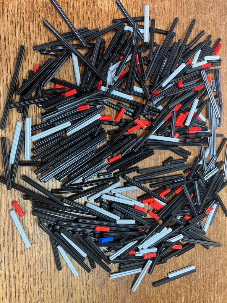 Lot LEGO Technic axles diverse kleuren en maten, Gebruikt, Lego, Ophalen of Verzenden, Technic