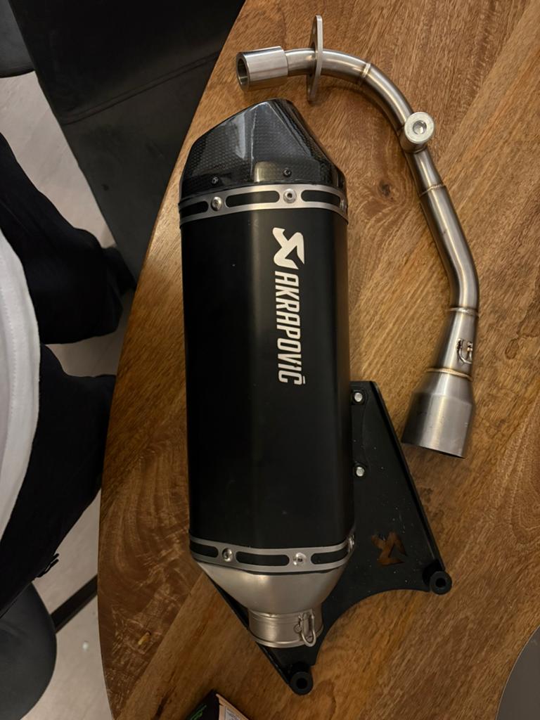akrapovich Uitlaat vespa/zip 4T, Motoren, Ophalen of Verzenden, Gebruikt