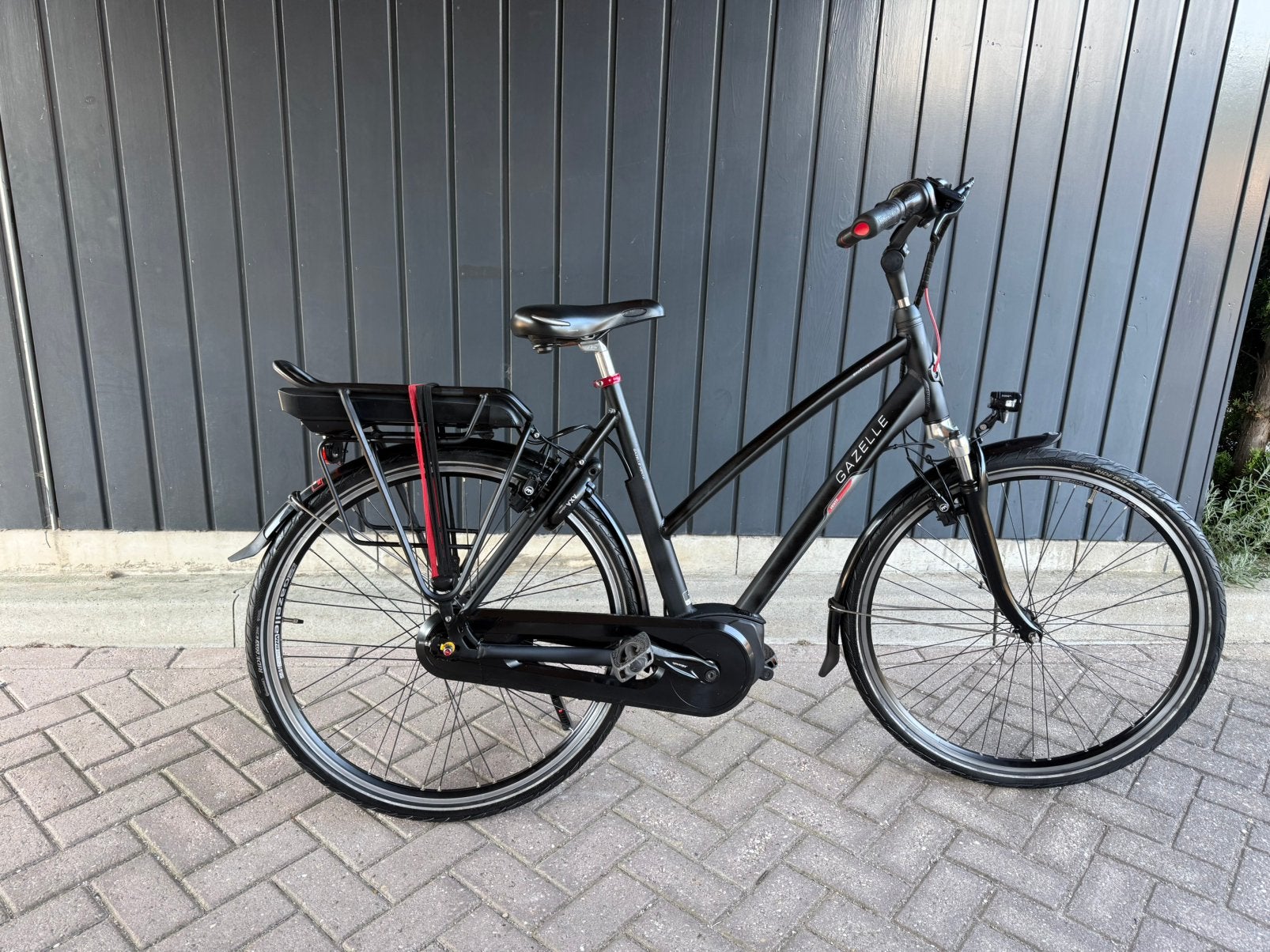 Elektrische fiets GAZELLE VENTO C7 Bosch MIDDENMOTOR, Fietsen en Brommers, Elektrische fietsen, Ophalen of Verzenden, Zo goed als nieuw