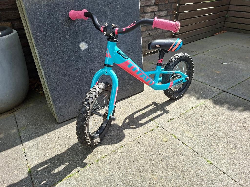 Titan Loopfiets 12 inch, Ophalen, Zo goed als nieuw, Loopfiets
