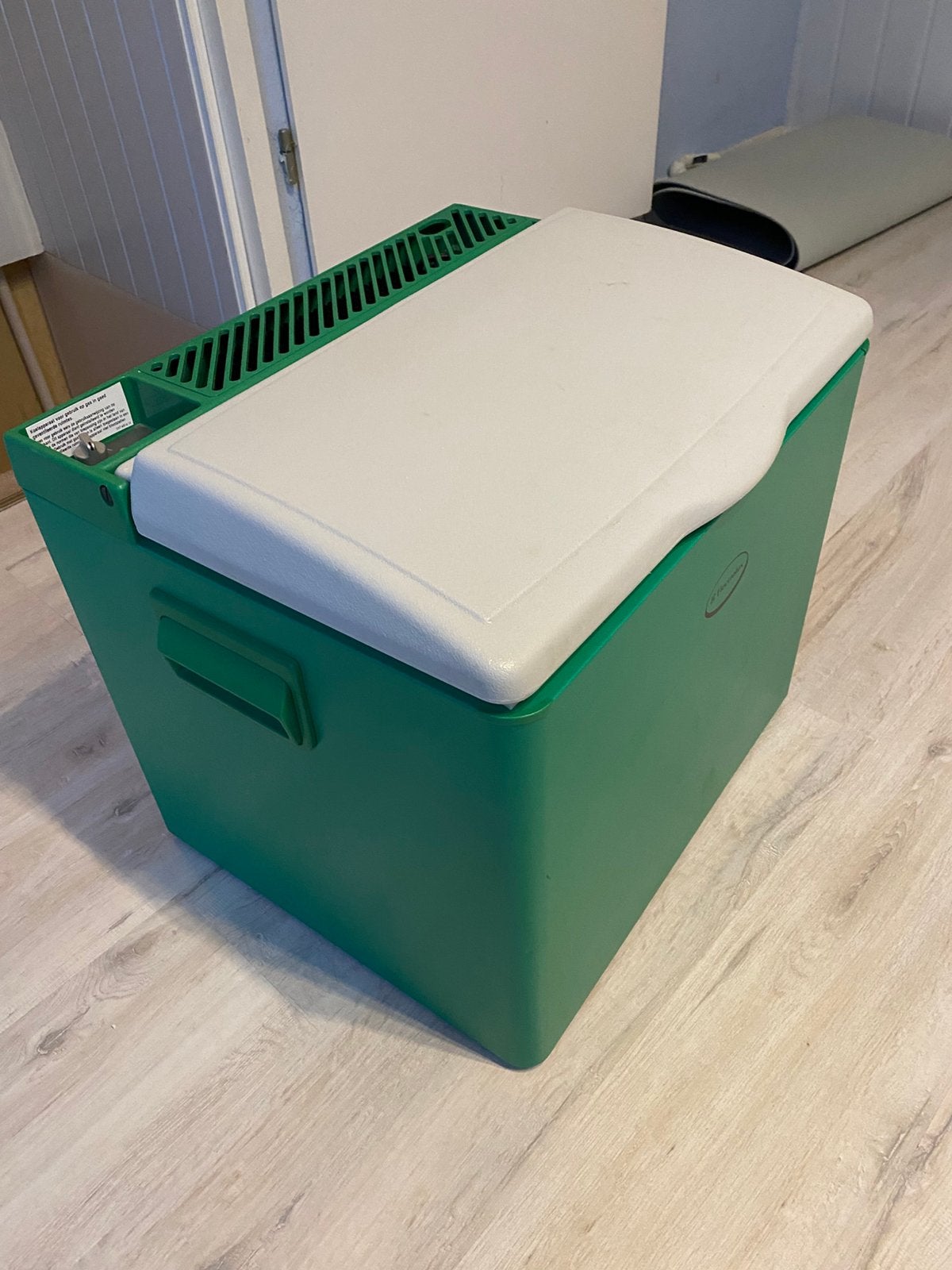 Electrolux koelbox werkt op 12/220V en gas, Caravans en Kamperen, Kampeeraccessoires, Gebruikt, Ophalen