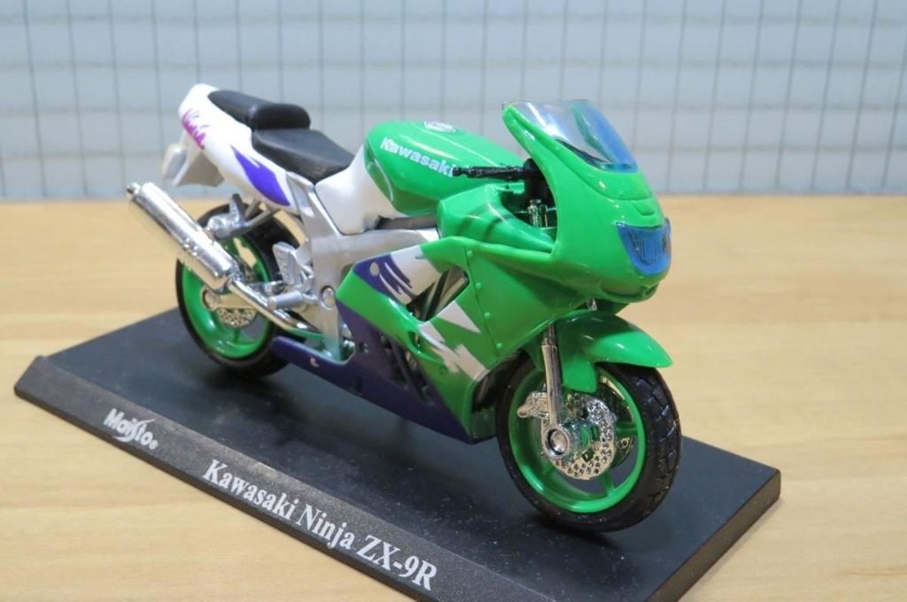 Kawasaki ZX-9R gr/wt 1:18 blister, MayCheong, Maisto, Nieuw, Ophalen of Verzenden