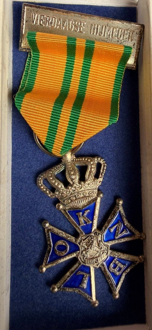 Koninklijke Marsvaardigheid Nijmeegse Vierdaagse Medaille, Verzenden, Overige soorten, Nederland, Lintje, Medaille of Wings