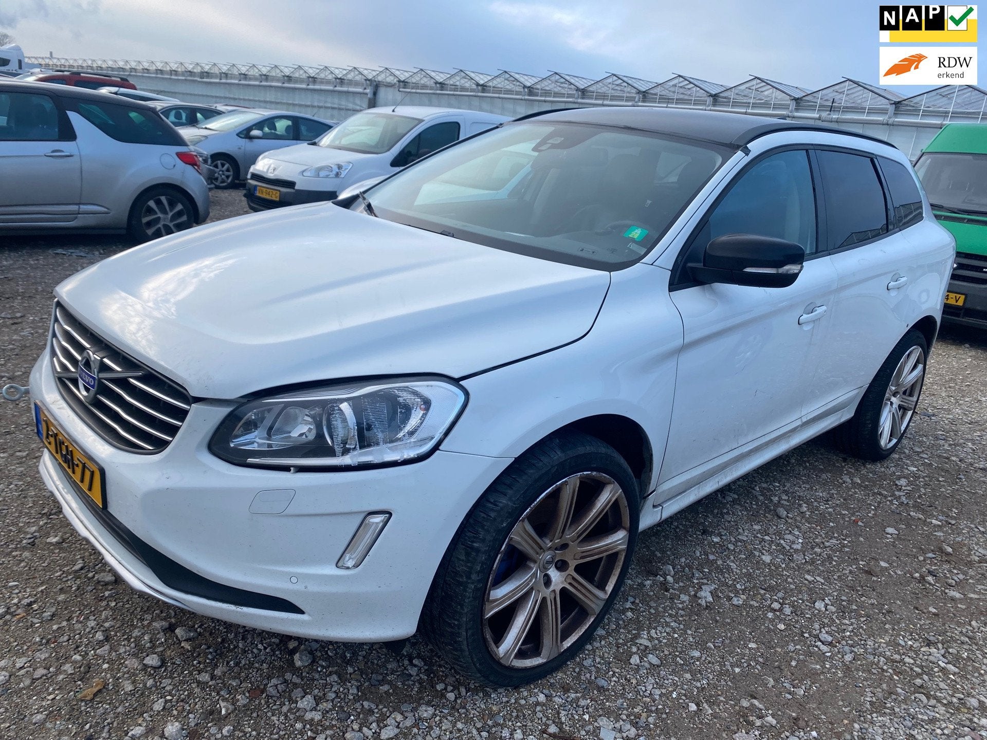 Volvo XC60 2014 * 2.4 D4 Kinetic * MOTOR PROBLEM * EXPORT OF, Auto's, Volvo, Automaat, Euro 5, Gebruikt, 197 €/maand