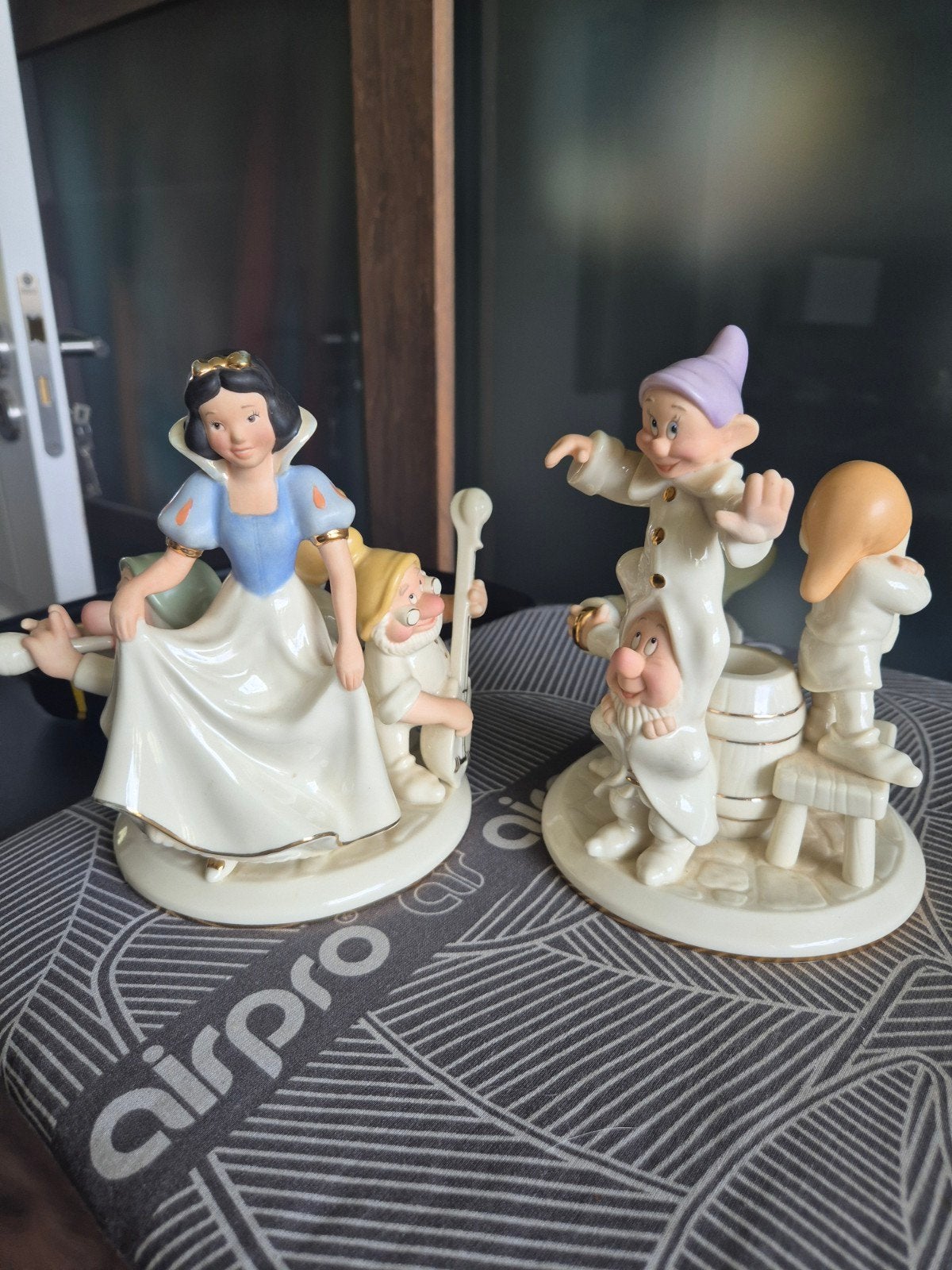 Lenox Sneeuwwitje en de Zeven Dwergen Kandelaars 2002, Ophalen