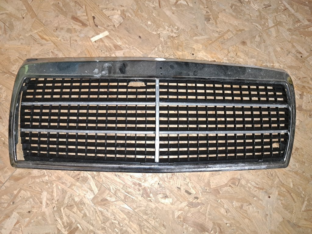 Mercedes 190 radiator Grille, Ophalen of Verzenden, Gebruikt, Mercedes-Benz