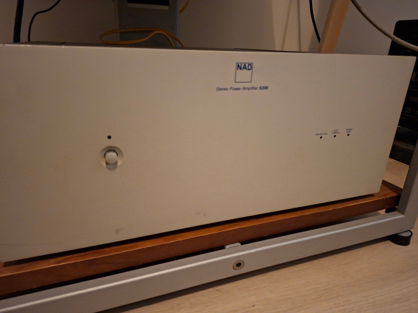 NAD S200 silverline, Audio, Tv en Foto, Overige merken, Ophalen of Verzenden, Zo goed als nieuw, 120 watt of meer