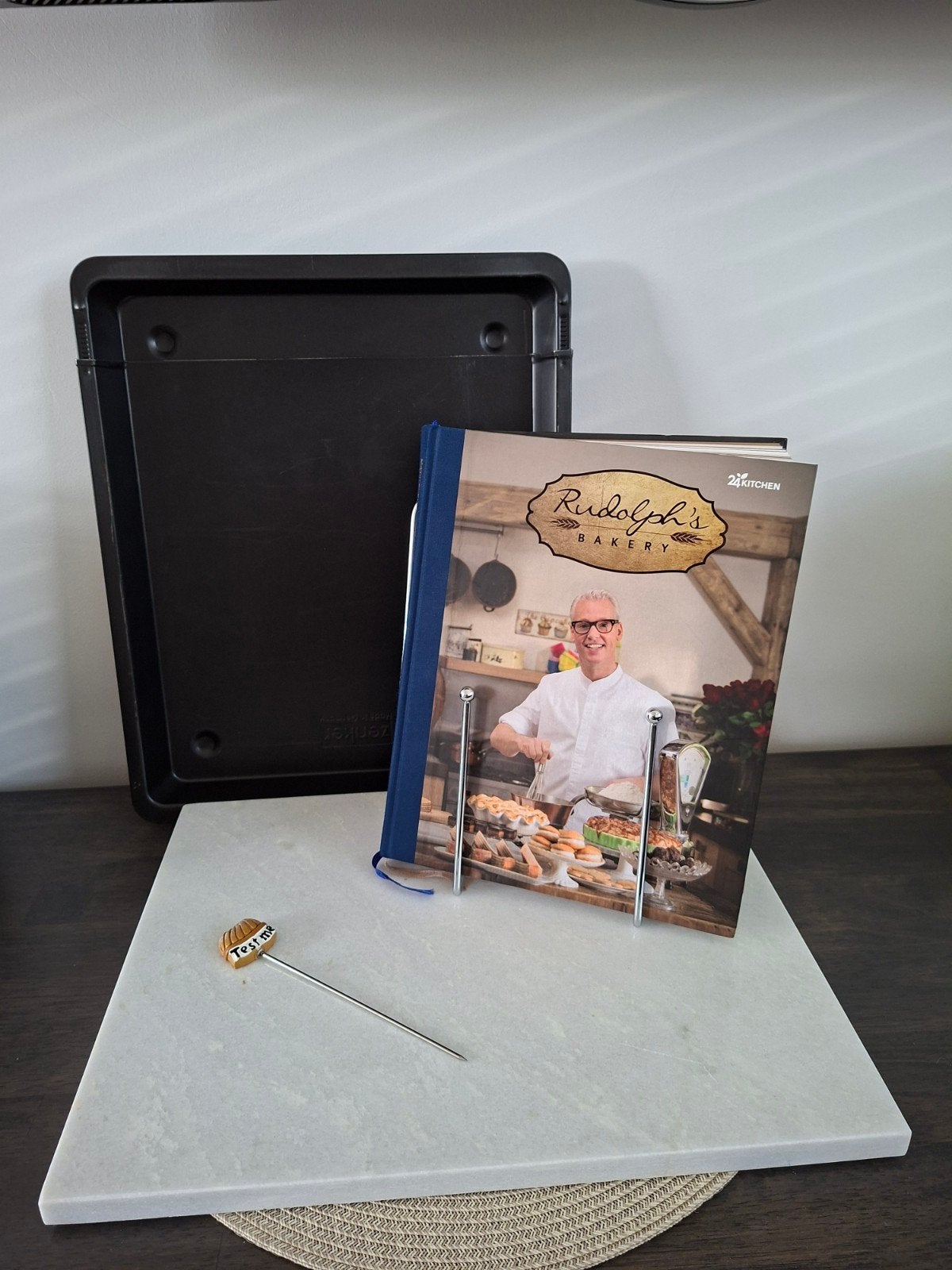Mooie set Rudolph's Bakery bakboek - marmeren plaat en meer, Ophalen, Zo goed als nieuw, Rudolph van Veen