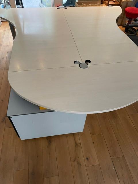 bureau, licht eiken. Druppelvormige 2 stuks, Ophalen, 160 cm, Gebruikt, 180 cm