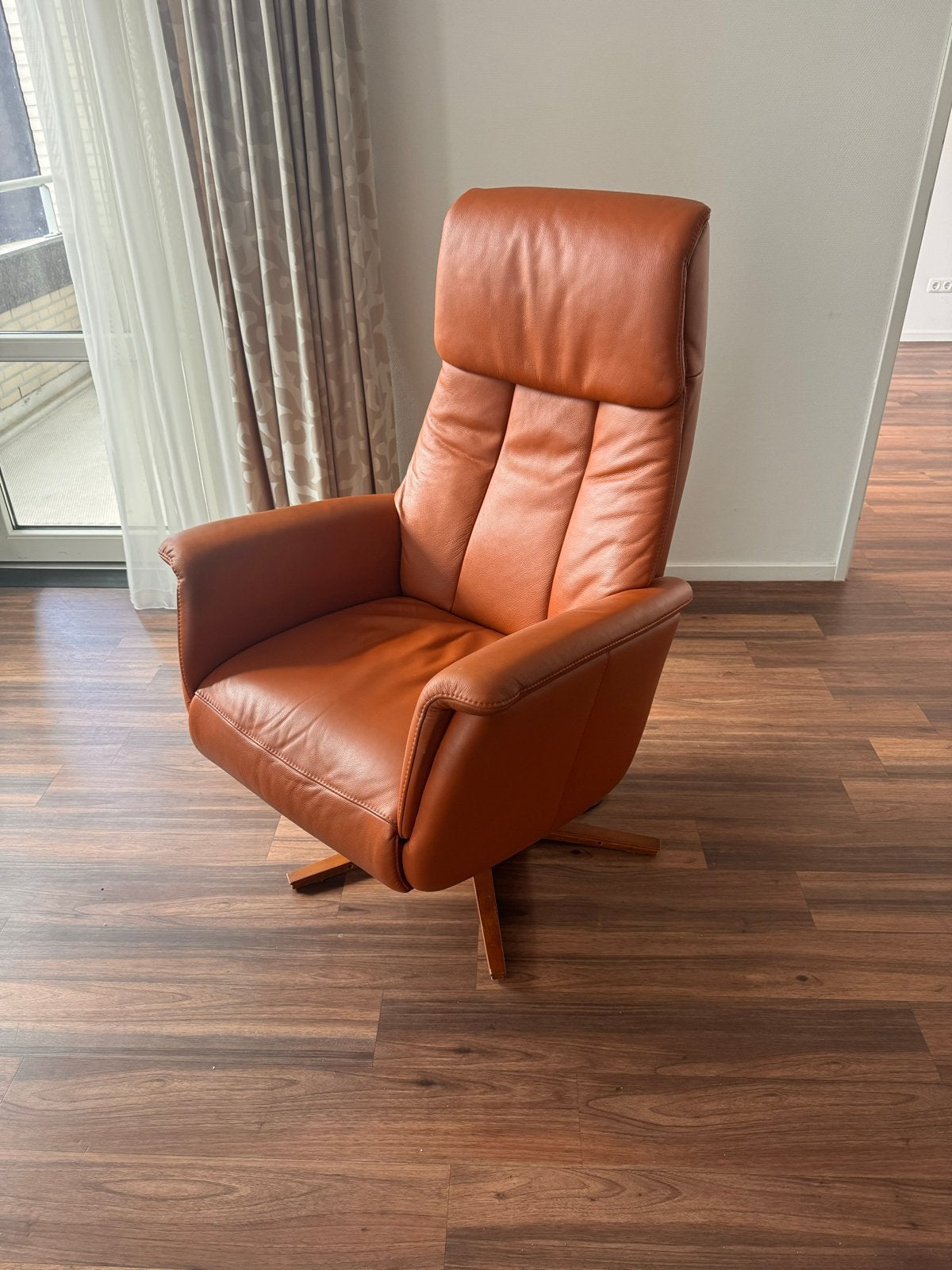 Prominent Relaxstoel Elektrisch Bedienbaar Leer Oranje, Ophalen of Verzenden, Zo goed als nieuw, Leer, 75 tot 100 cm