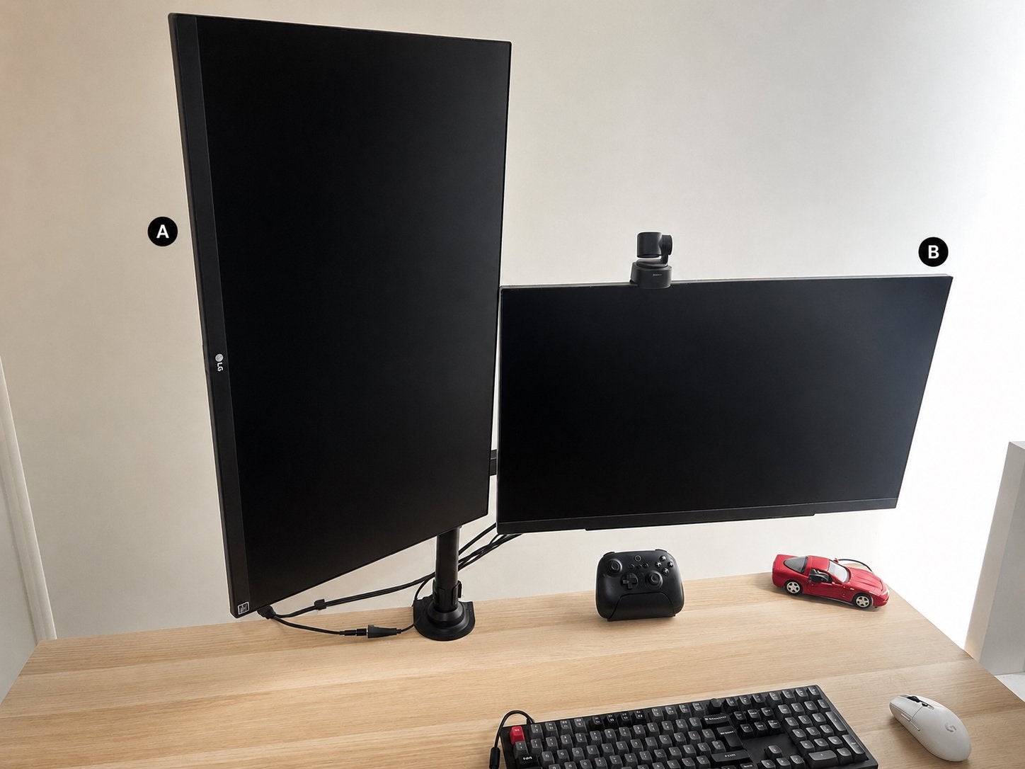 LG 27” dual monitor setup with arm, 4K + 1440p 165Hz, Computers en Software, Monitoren, Gebruikt, Ultra HD (4K), 151 t/m 200 Hz