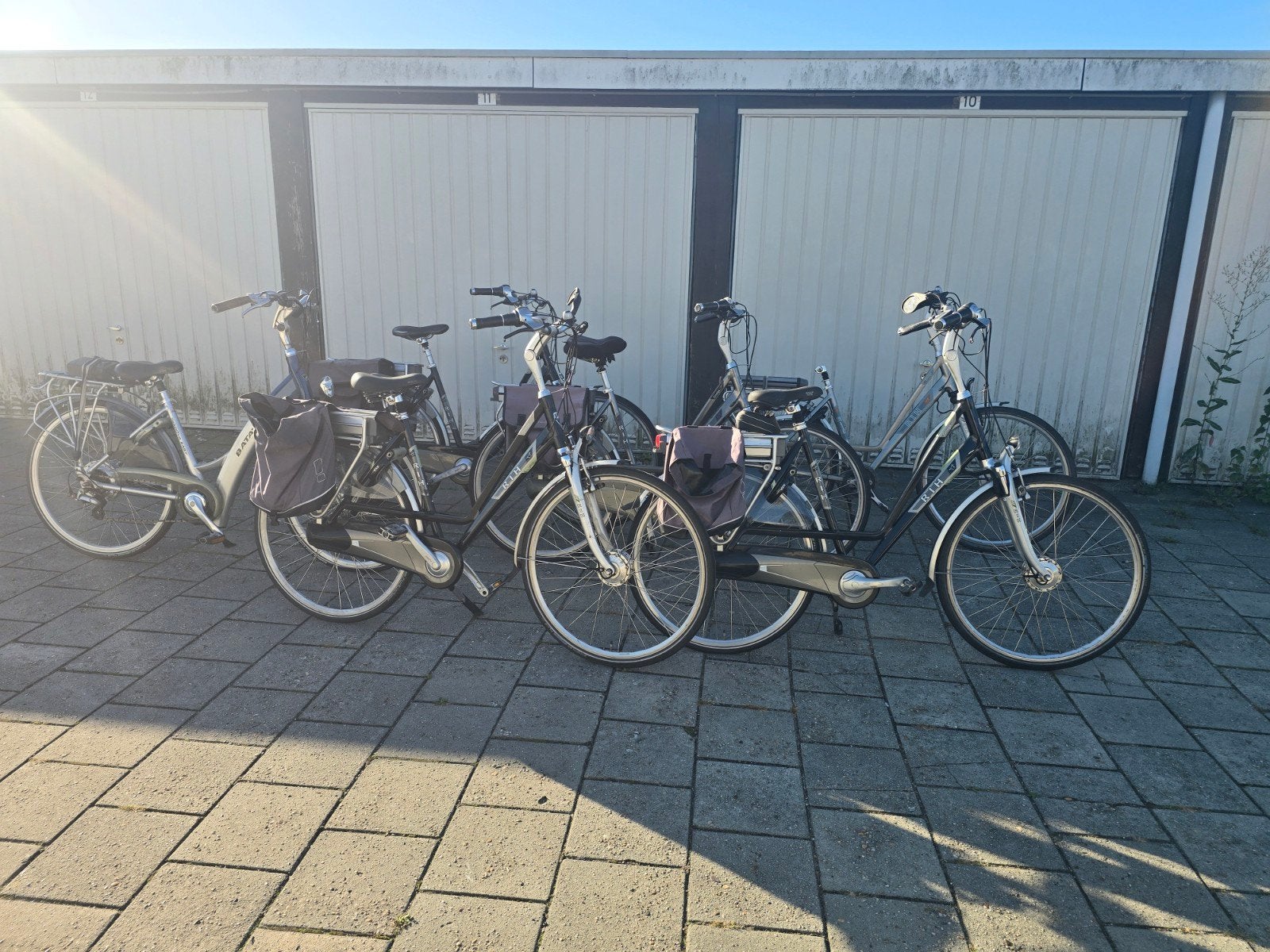 Foto 2 van 6 electrische fietsen