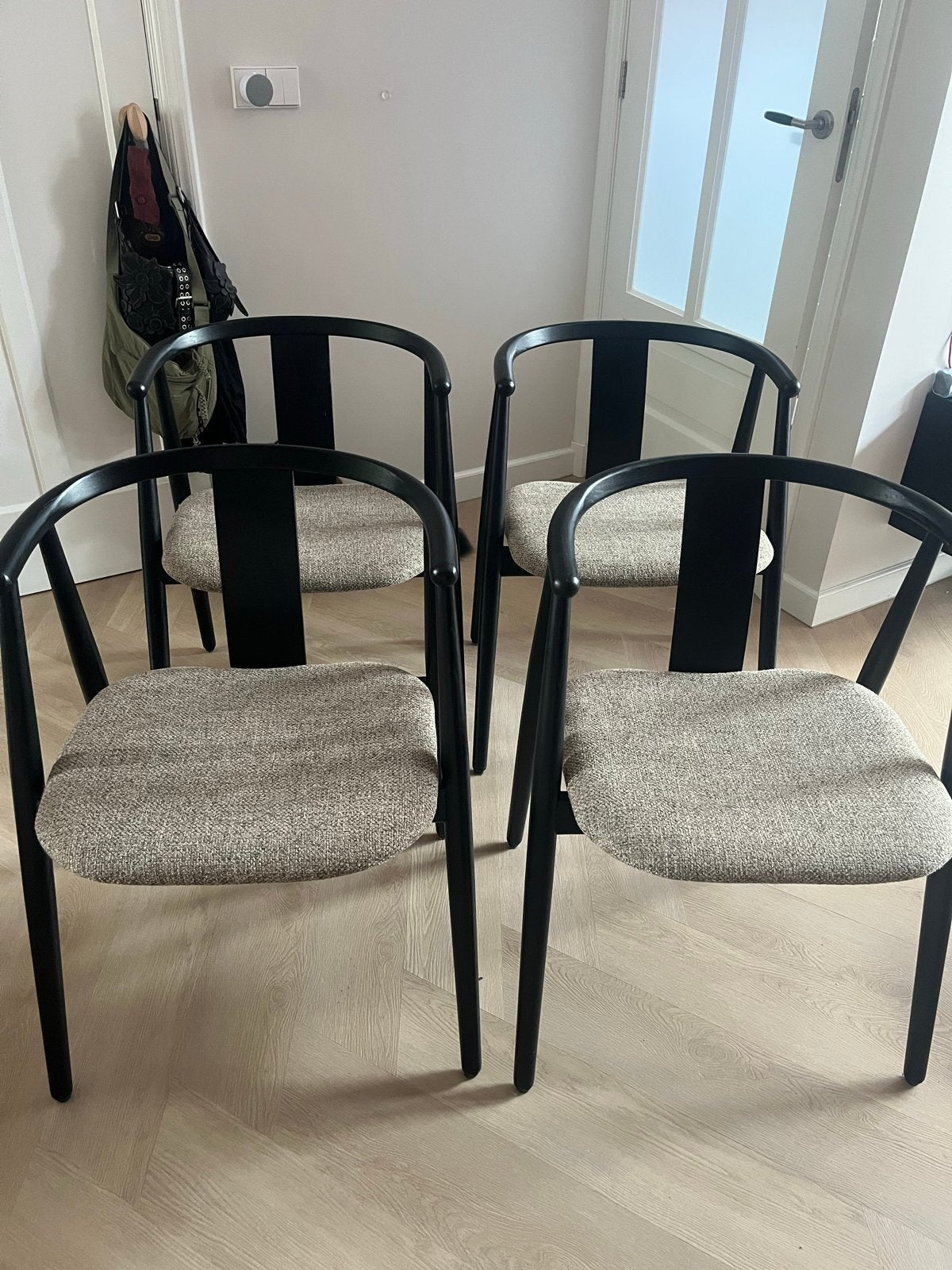 Olivine Kenza Eetkamerstoelen, Ophalen, Zwart, Zo goed als nieuw, Vier
