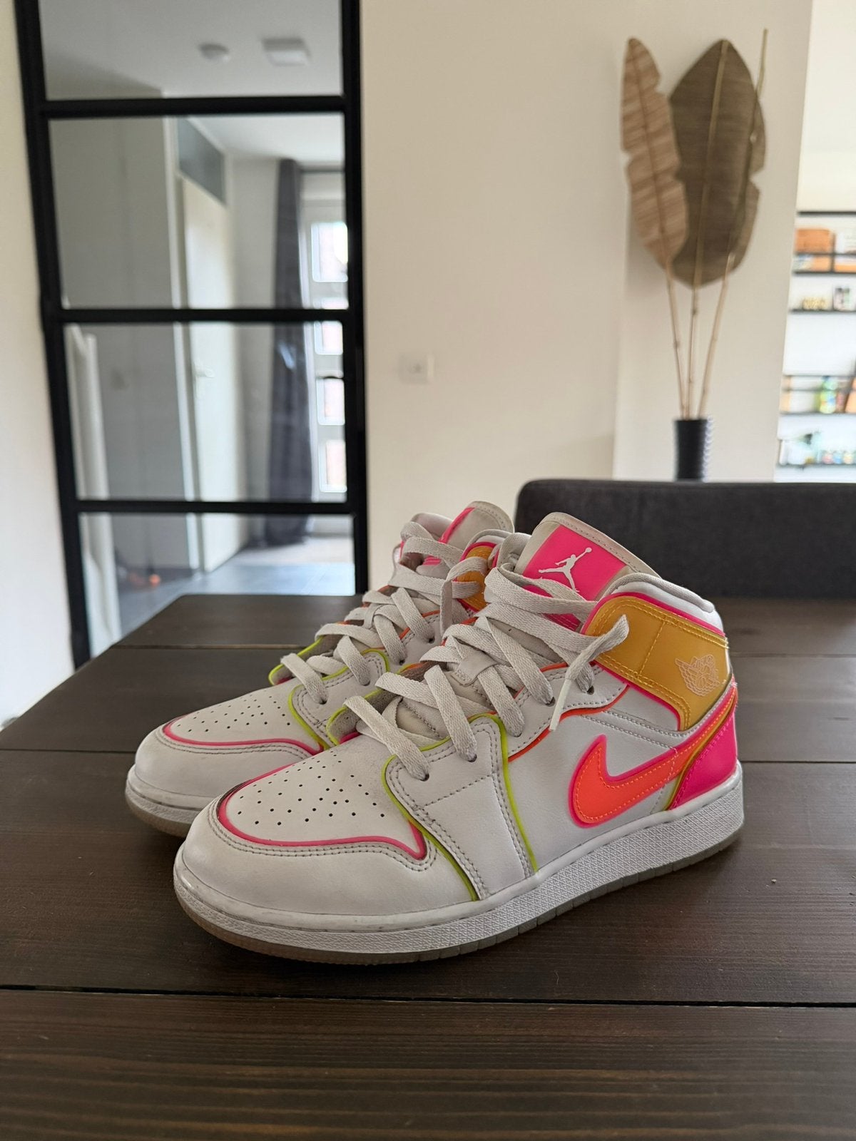 Nike jordan 1 edge glow maat 38, Kleding | Dames, Schoenen, Verzenden, Zo goed als nieuw, Sneakers of Gympen