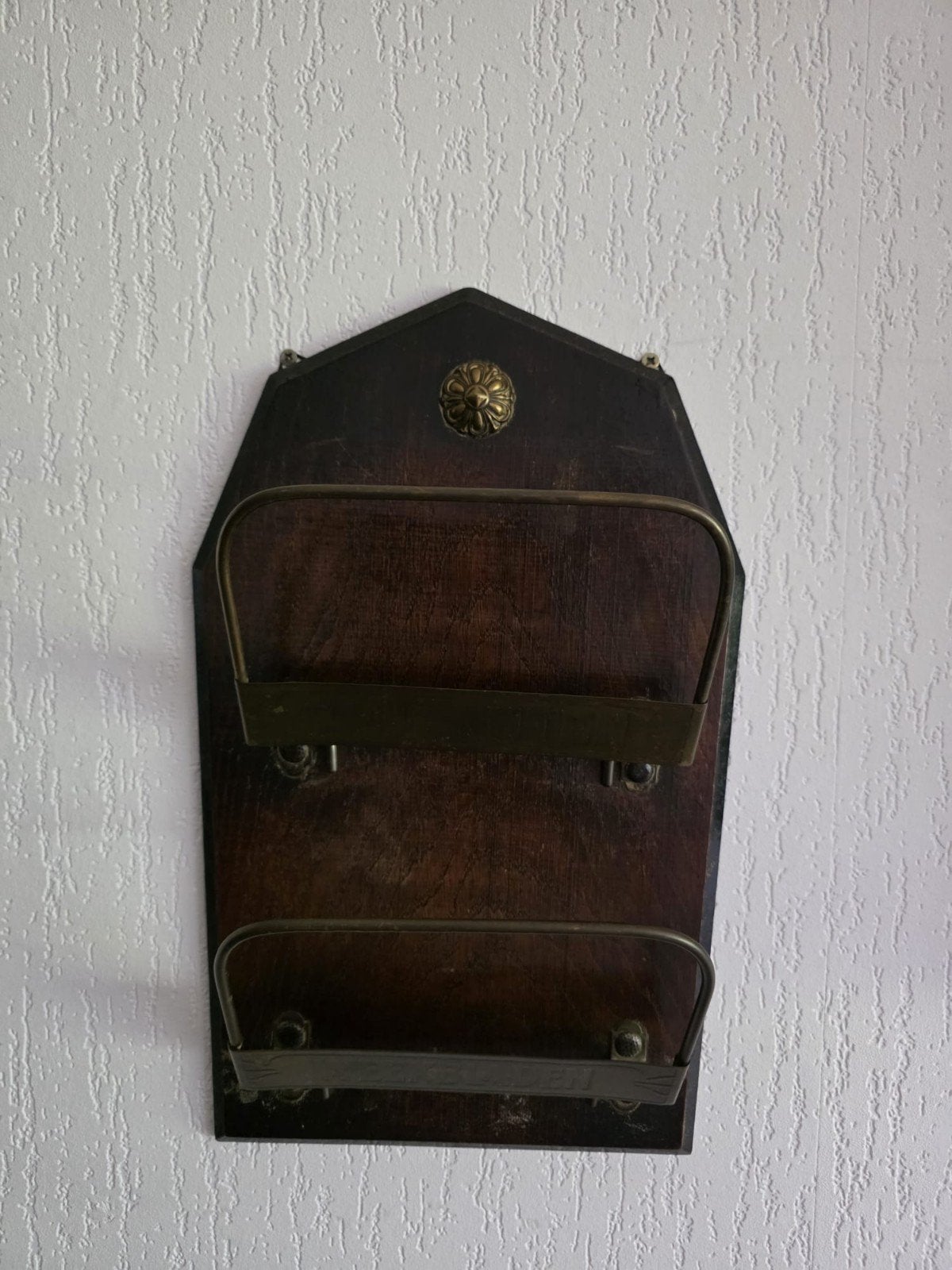 Oude houten krantenhouder voor aan de muur, Ophalen, Gebruikt, Meerdere vakken, Vintage