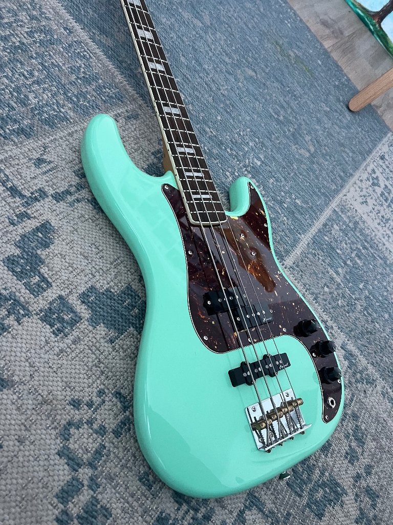 Harley Benton MV-4PJ  De Luxe bas, ruil tegen shortscale bas, Ophalen of Verzenden, Zo goed als nieuw, Elektrisch