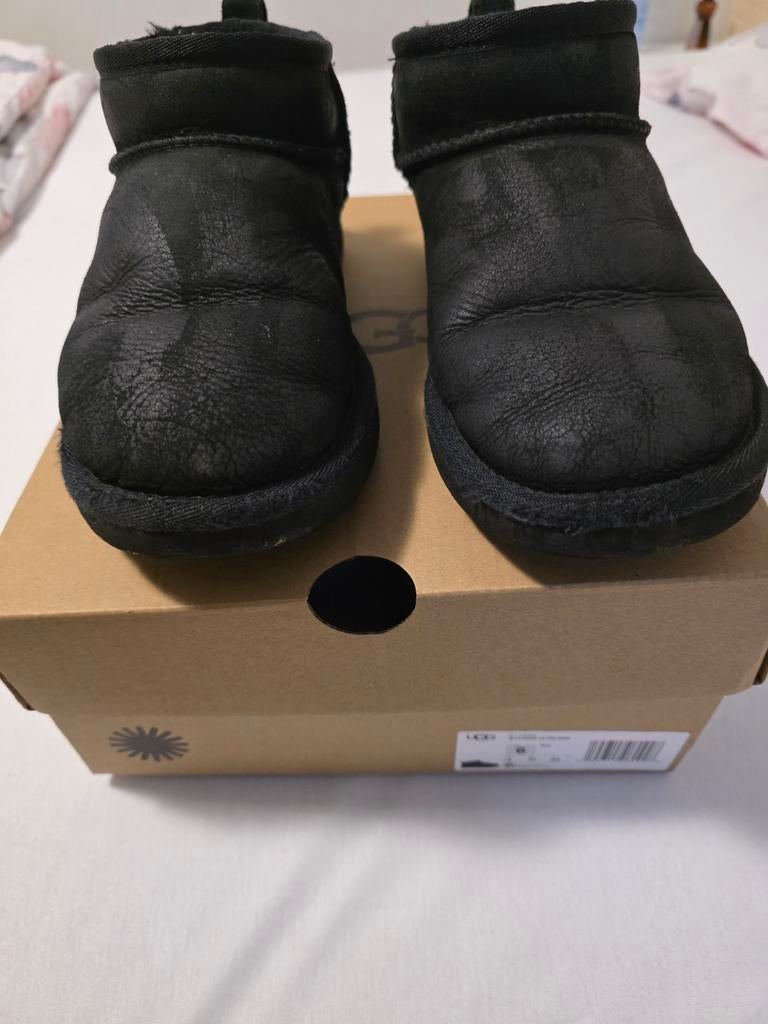 Zwarte UGG Laars Classic Ultra Mini maat 37, Ophalen of Verzenden, Zwart