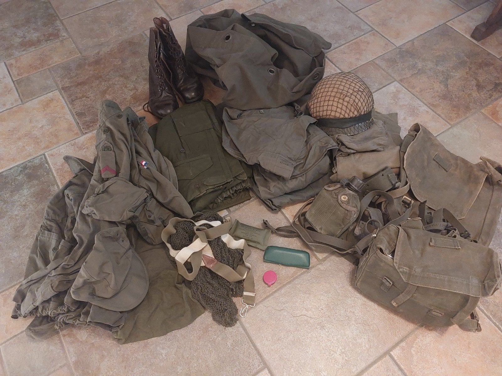 Plunjezak met complete militaire uitrusting, Ophalen, Landmacht, Nederland
