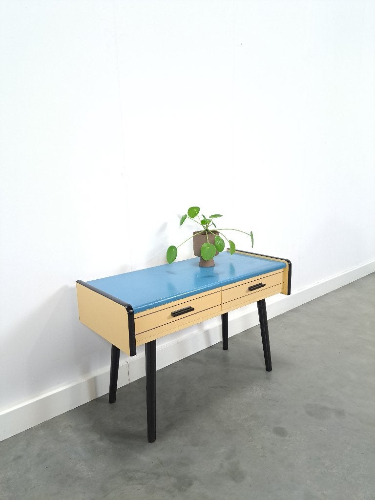 Jaren 50 ladekastje met blauw blad en zwarte poten, Gebruikt, 1 of 2 laden, Vintage, Overige houtsoorten