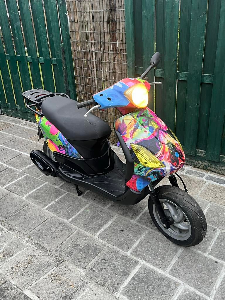 Piaggio c44 fly Scooter - Unieke Kleurrijke leeuwenkop Wrap, Ophalen of Verzenden, Zo goed als nieuw, Benzine, Zip