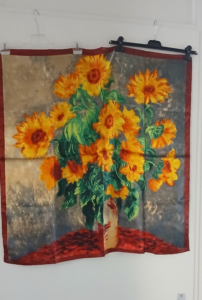 Sjaaltje 90cm bij 90cm, zonnebloem, Kleding | Dames, Mutsen, Sjaals en Handschoenen, Ophalen of Verzenden, Nieuw, Maat 38/40 (M)