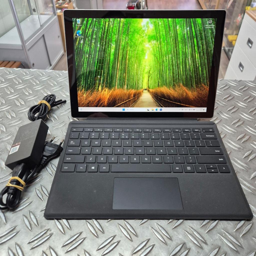 Microsoft Surface Pro 5 - 2017 i5-7300 - 4GB - 128GB - Win11, Computers en Software, Windows Laptops, Zo goed als nieuw