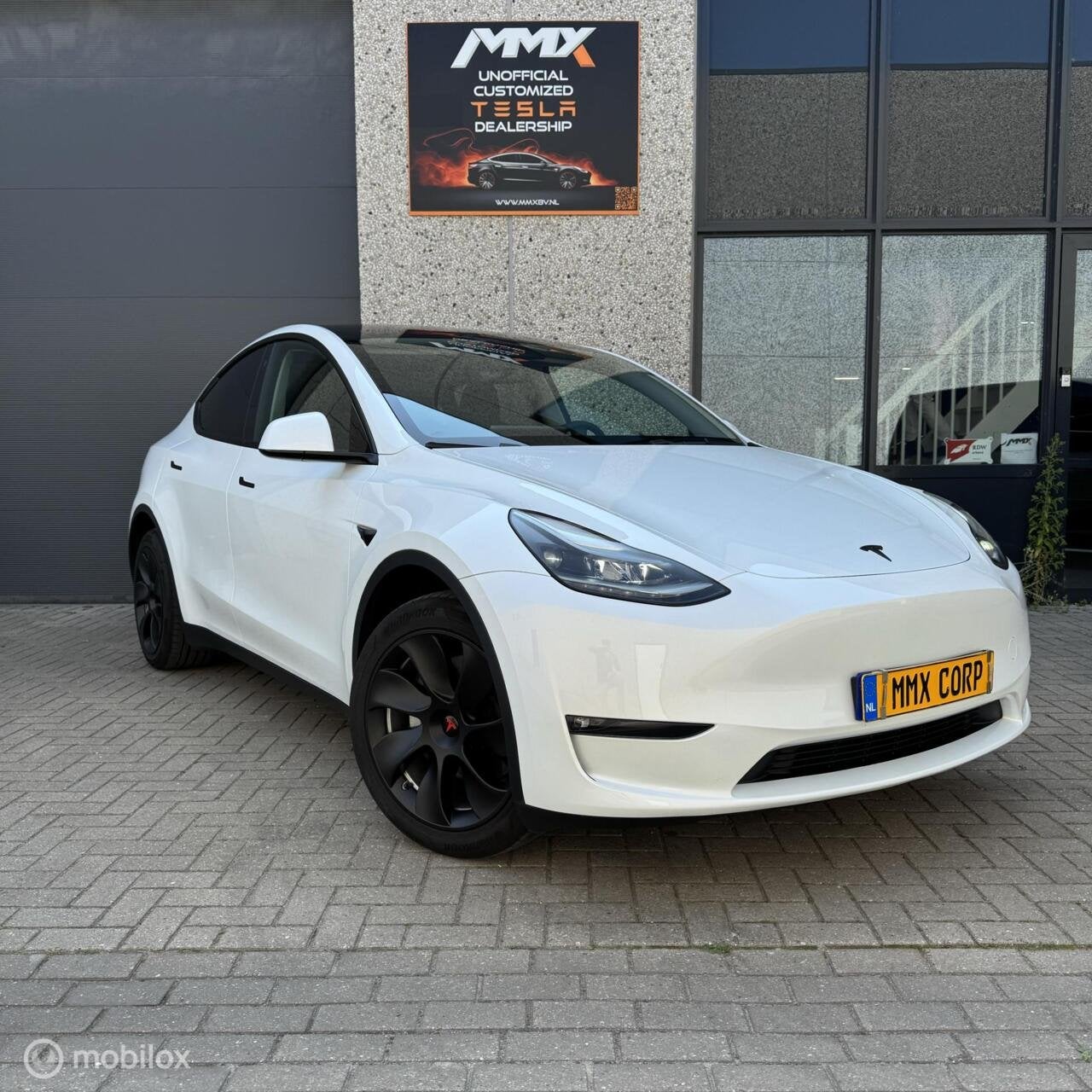 Tesla model Y LR AWD MMXPACK + TREKHAAK + 20 INCH, Automaat, 389 pk, Gebruikt, Zwart