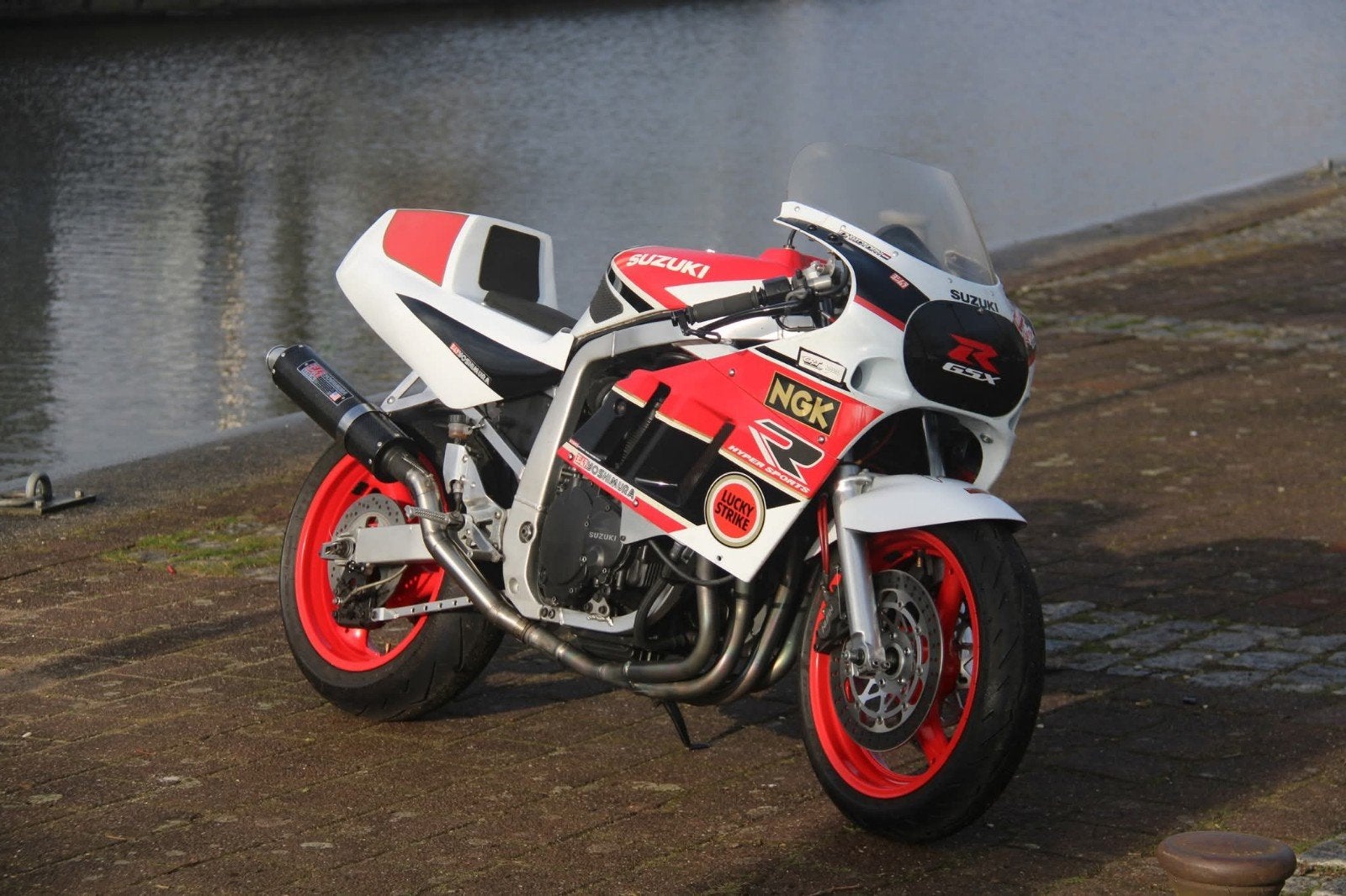 GSXR750 1988 oliekoeler, slingshot racer/straat, 750 cc, Occasion, 4 cilinders, Motorrijbewijs A
