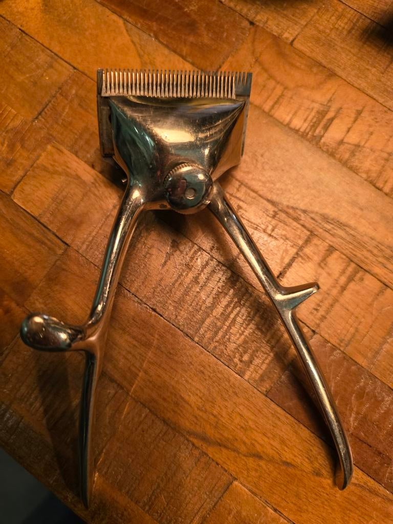 Vintage handmatige tondeuse - Antiek kappersgereedschap, Antiek en Kunst, Antiek | Gereedschap en Instrumenten, Ophalen of Verzenden