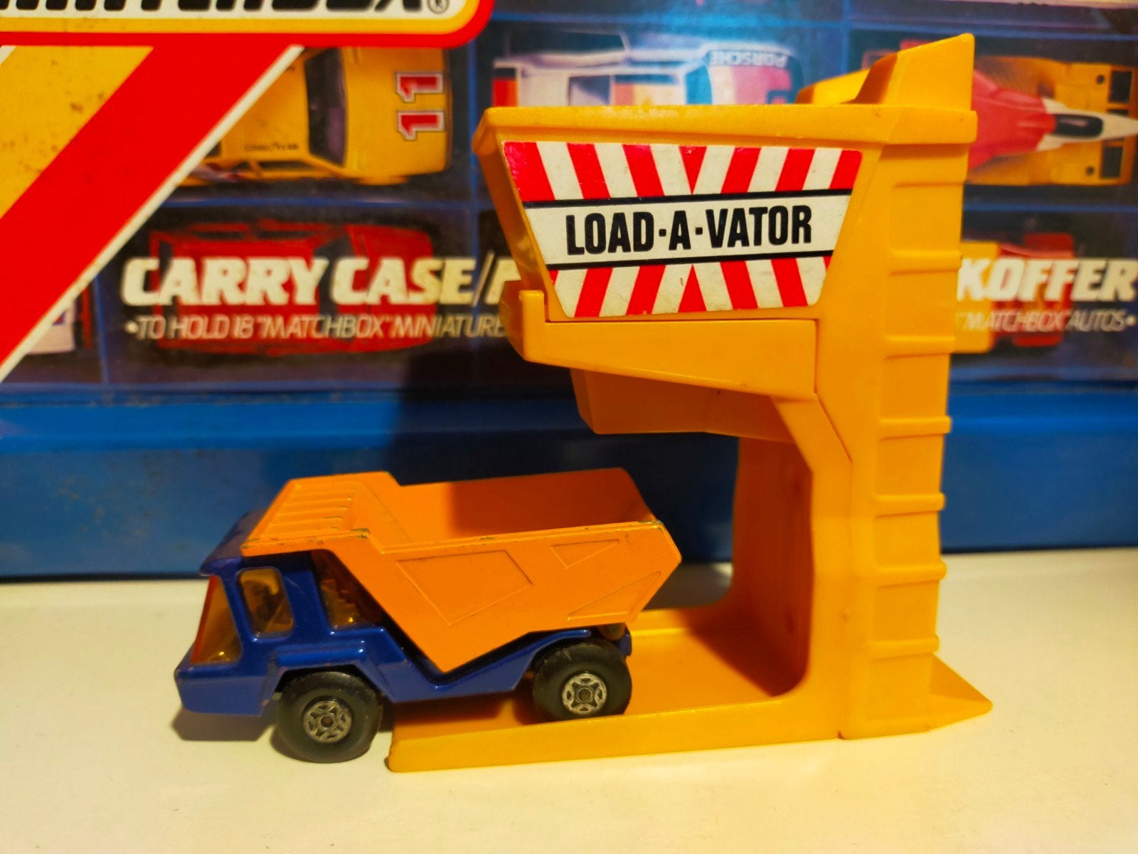 Matchbox Load-A-Vator met Kipper truck, Ophalen of Verzenden, Zo goed als nieuw, Bus of Vrachtwagen, Matchbox