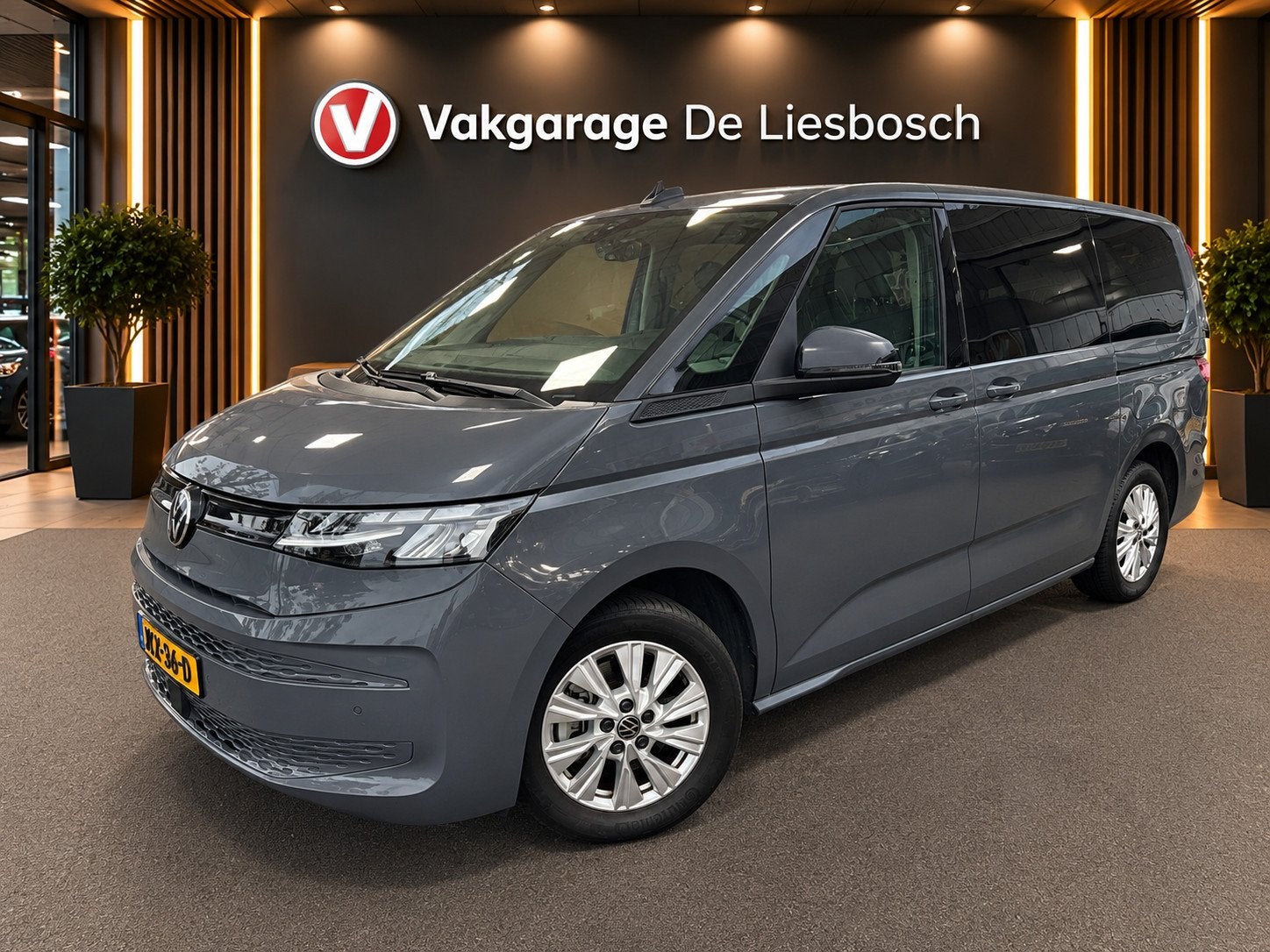 Volkswagen MULTIVAN 1.4 eHybrid L2H1 Life Business 6 persoon, Auto's, Stof, Gebruikt, Plug-in hybride, Hybride Elektrisch/Benzine