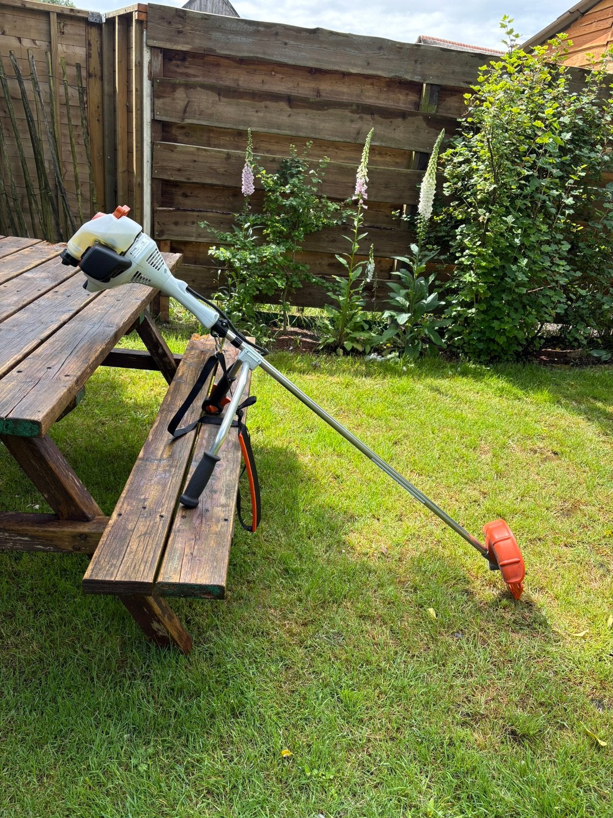 Stihl FS 55 R benzine bosmaaier, grassnijblad en draadkop, Tuin en Terras, Bosmaaiers, Ophalen, Zo goed als nieuw, Benzine