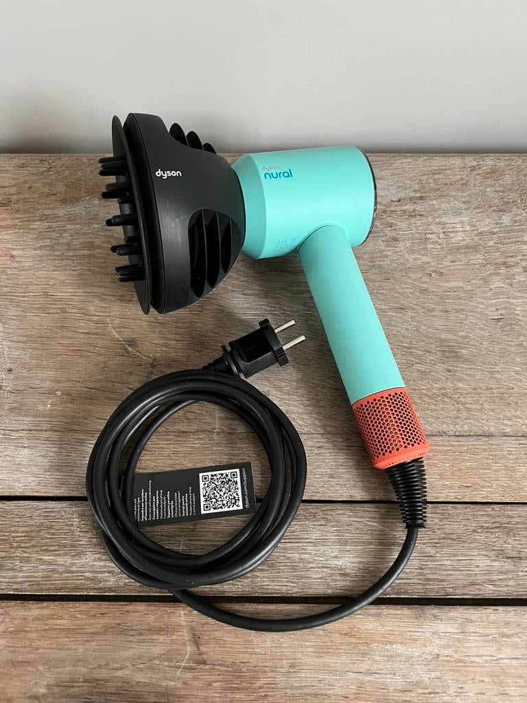 Dyson Supersonic Nural föhn wave + curl diffuser, Ophalen of Verzenden, Zo goed als nieuw, Föhn of Haardroger