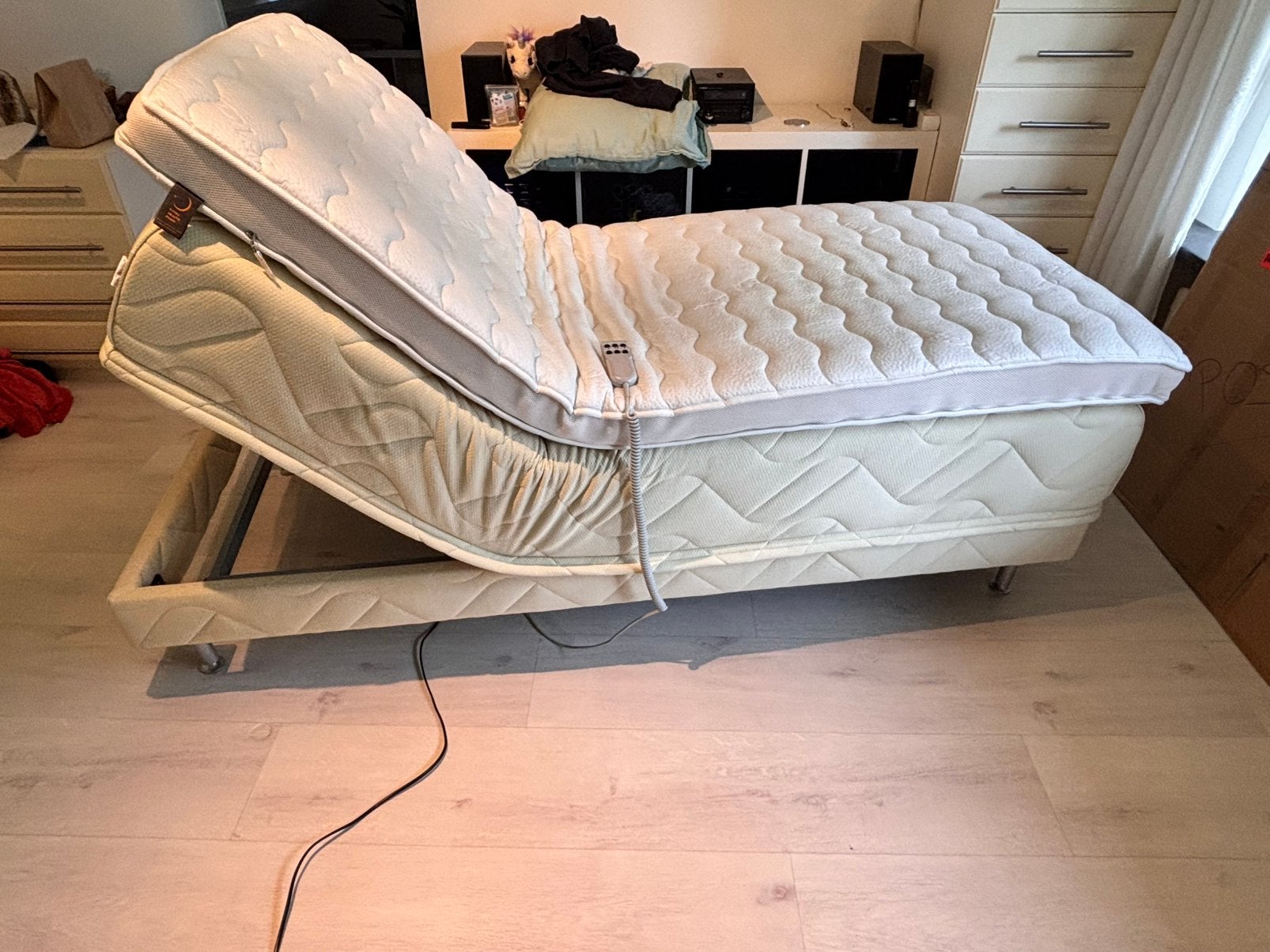 Swiss Sense Boxspring 90x200 electrisch hoofd/voet + topper, Ophalen, Gebruikt, Eenpersoons, Beige