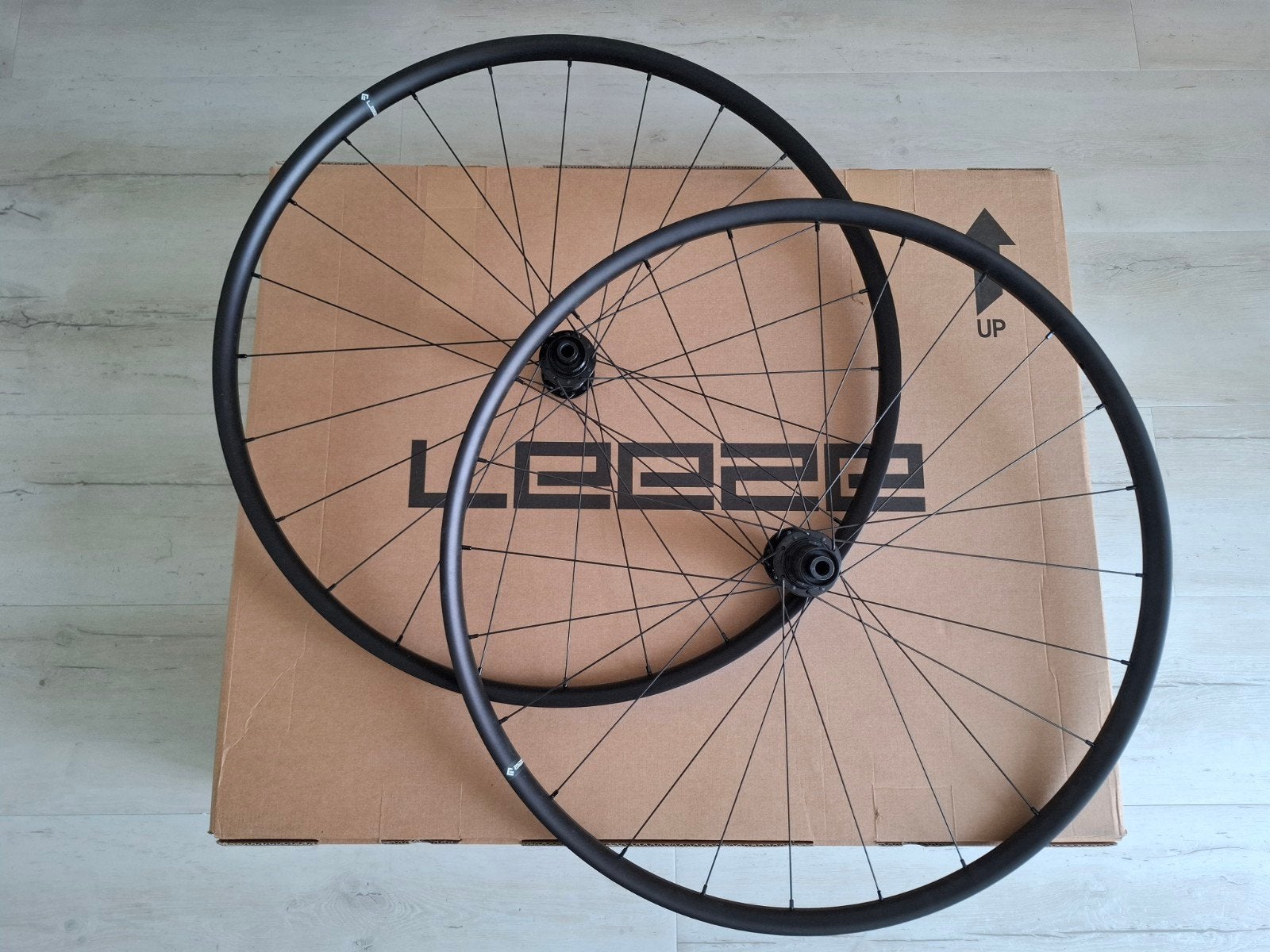 Leeze AC i24 schijfrem velgen voor Shimano HG, Ophalen of Verzenden, Zo goed als nieuw, Aluminium, Racefiets