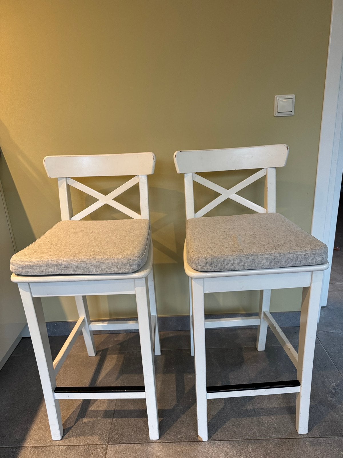 Ikea INGOLF, 2 krukken, Ophalen, Gebruikt, 60 tot 90 cm