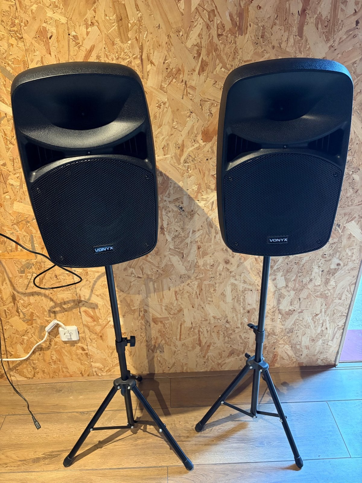 Vonyx VPS102A Actieve Speakerset met Stands en Microfoon, Gebruikt, Speakerset, AUX-ingang, Ophalen