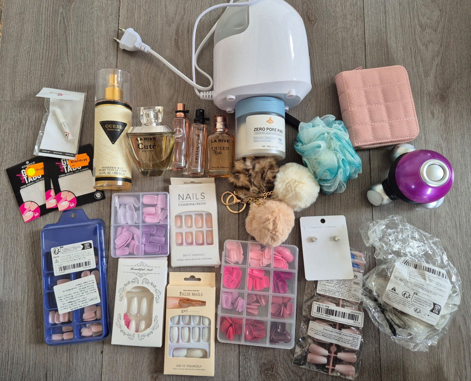 Partij nepnagels parfum etc, Ophalen, Zo goed als nieuw