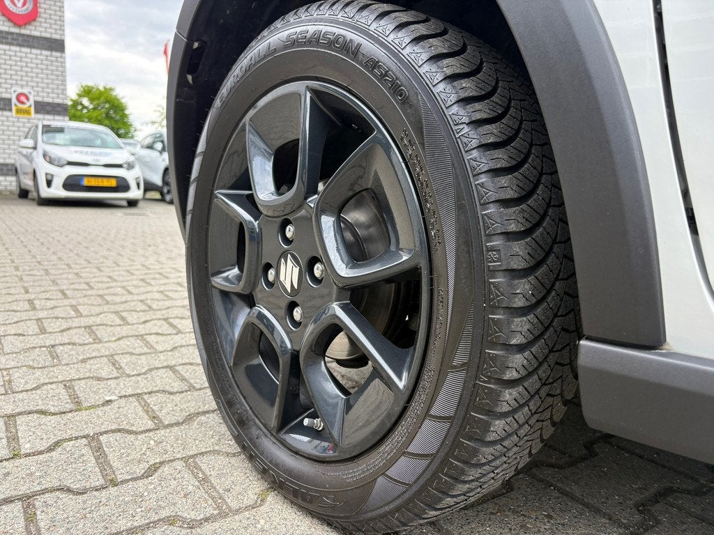 Suzuki Ignis 1.2 Smart Hybrid Select Automaat (BOVAG/RIJKLAA, Stof, Gebruikt, Zwart, 4 cilinders