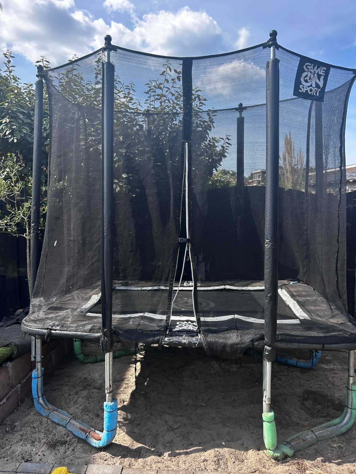 Trampoline, Ophalen, Zo goed als nieuw
