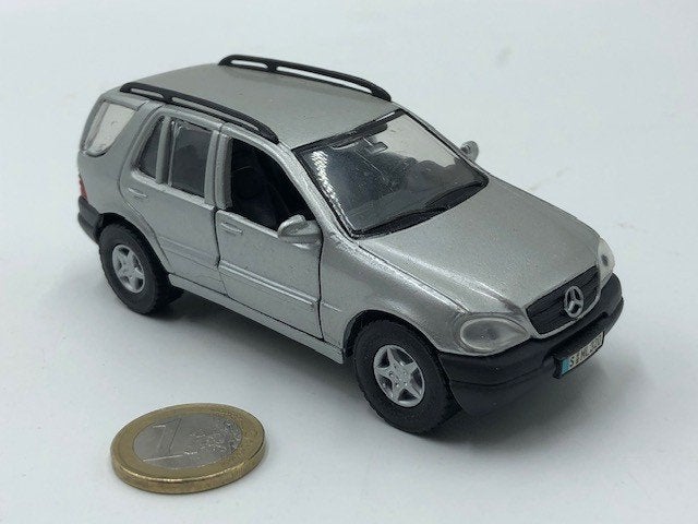 Mercedes ML 320 Zilver, Maisto, Hobby en Vrije tijd, Ophalen of Verzenden, Gebruikt, Auto, Overige merken